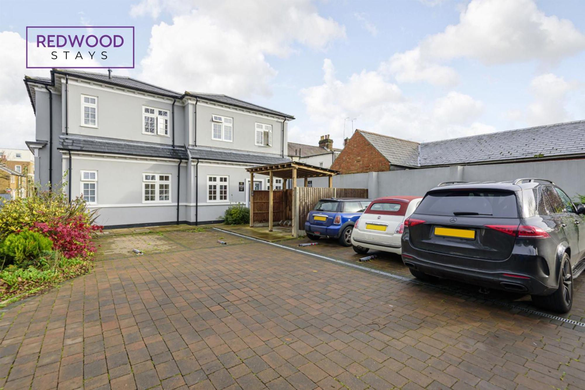 1 Bed 1 Bath Town Center Apartments For Corporates & Contractors, Wifi, Netflix And Parking On Selected Units By Redwood Stays Aldershot Luaran gambar