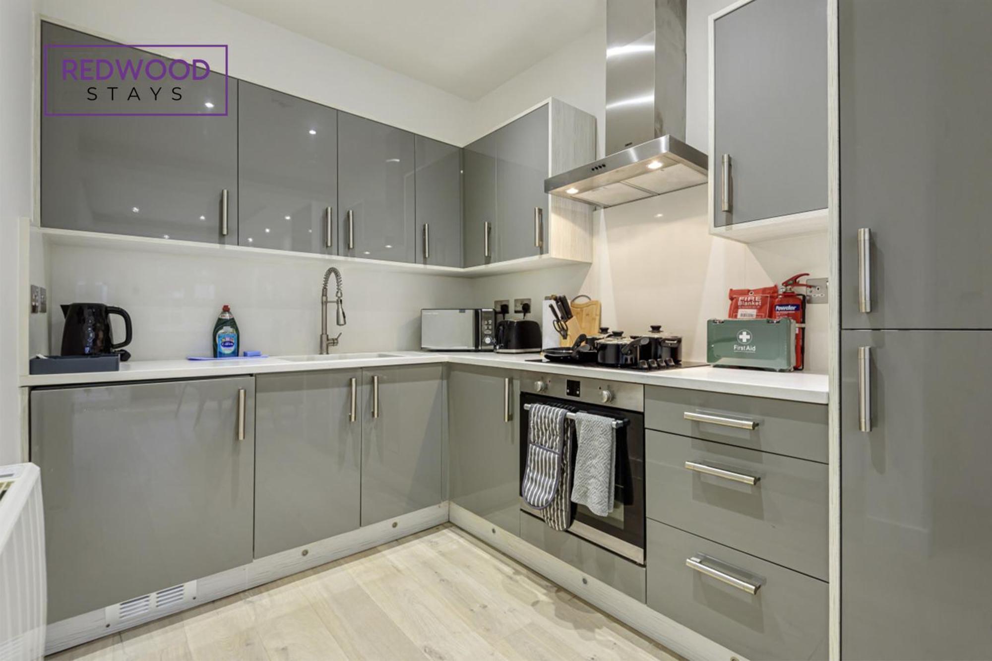 1 Bed 1 Bath Town Center Apartments For Corporates & Contractors, Wifi, Netflix And Parking On Selected Units By Redwood Stays Aldershot Luaran gambar